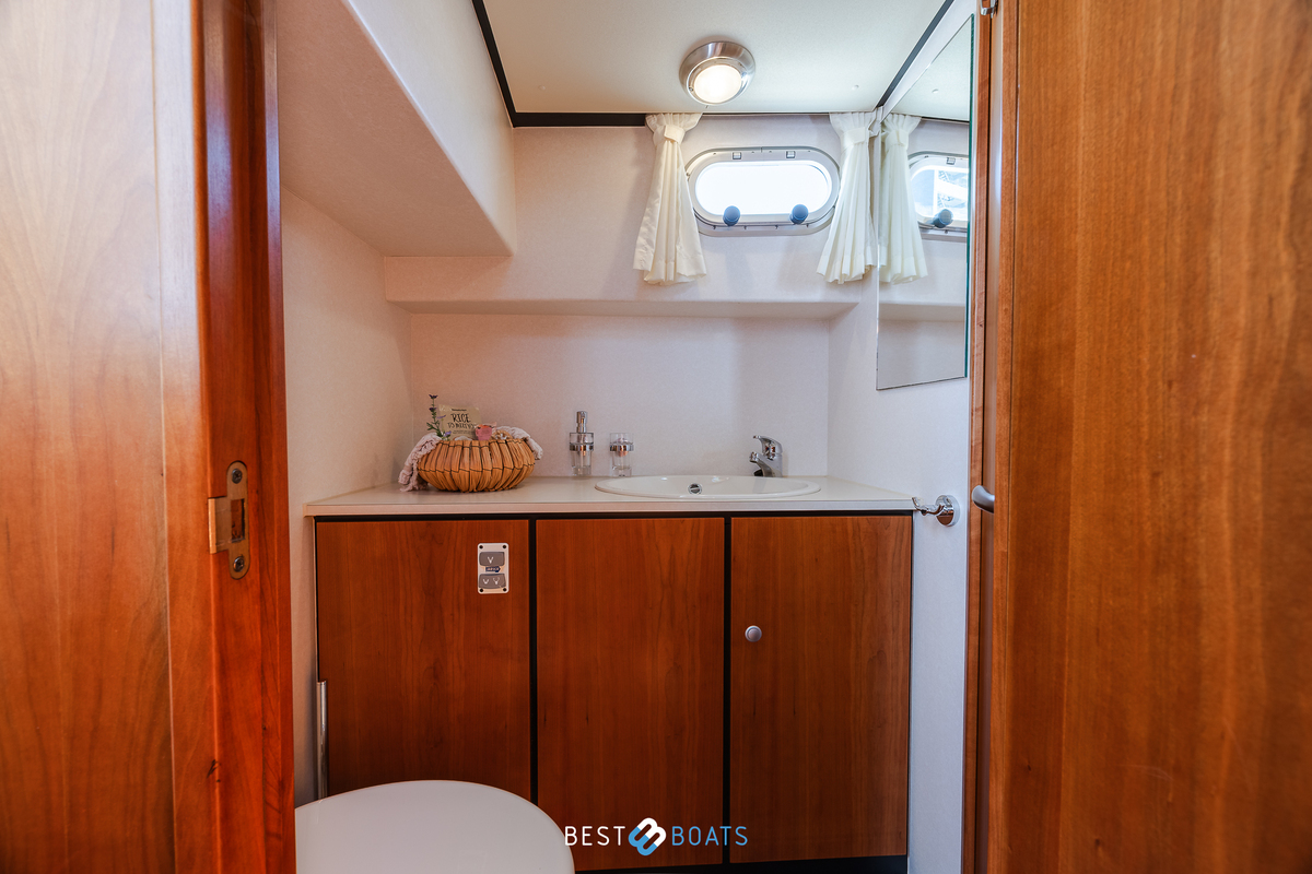 foto: 33 Linssen Grand Sturdy 29.9 Sedan 
