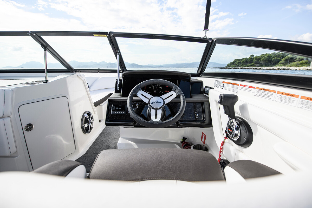 foto: 4 Sea Ray SPX 210 Outboard