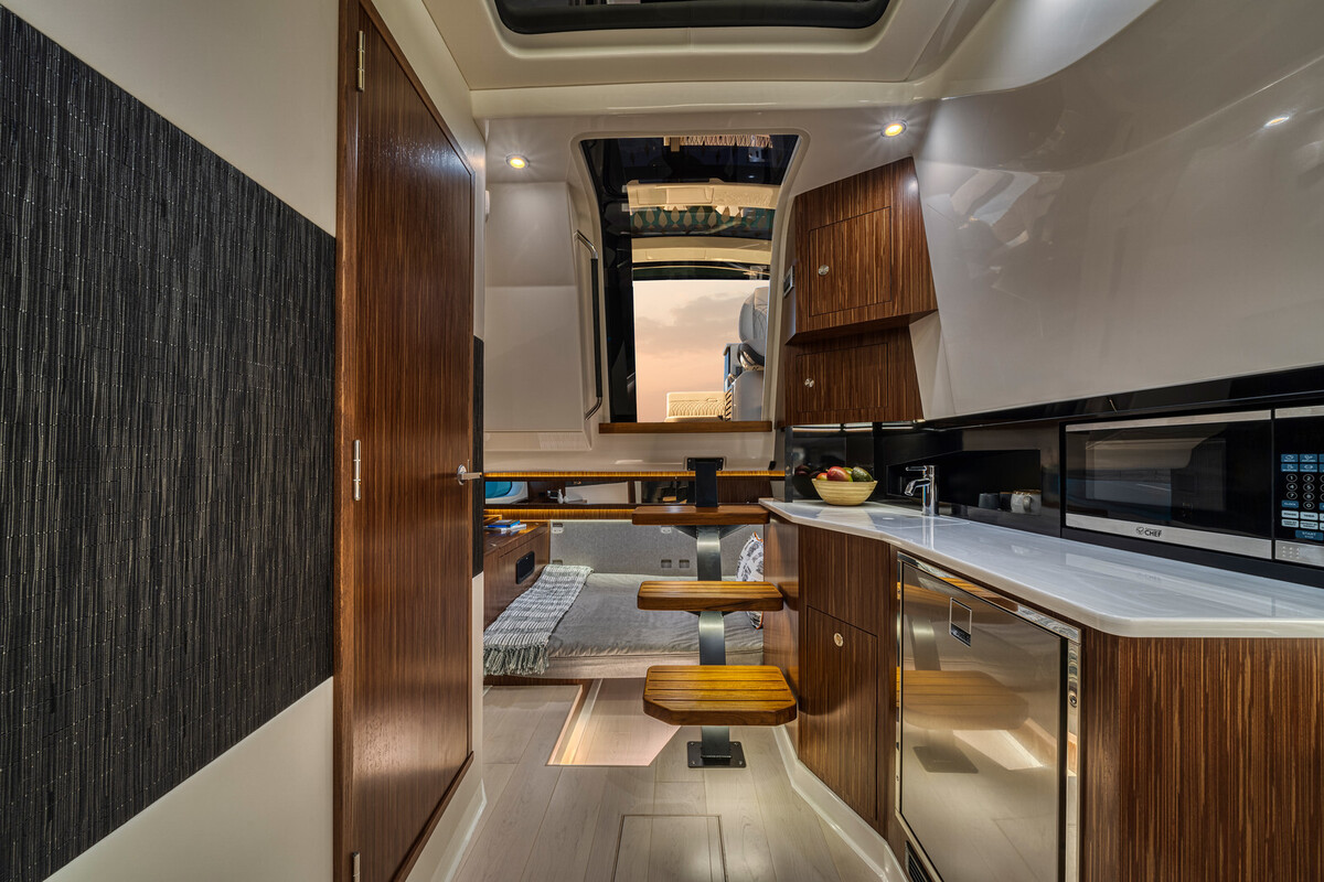 foto: 65 Sea Ray Sundancer 370