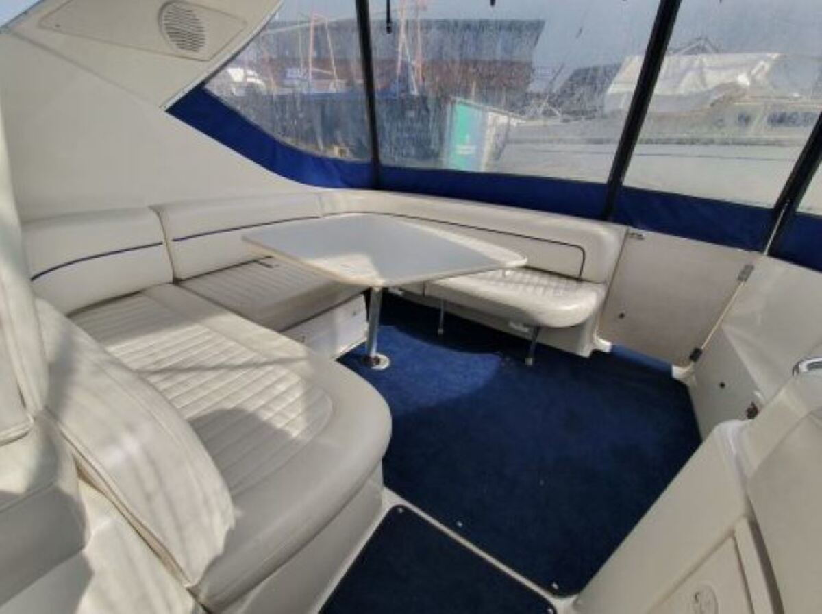 foto: 6 Bayliner 305 CIERA