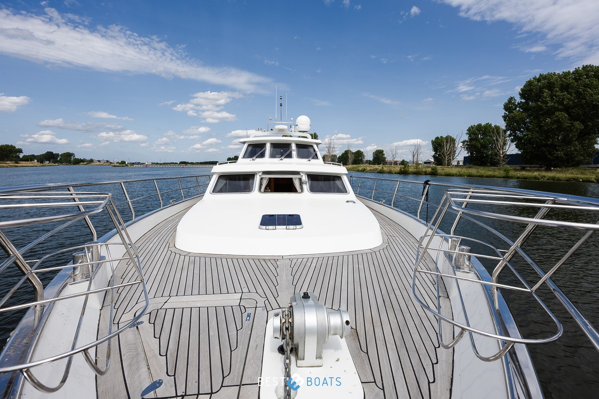 foto: 57 Van den Hoven Exclusive 1600