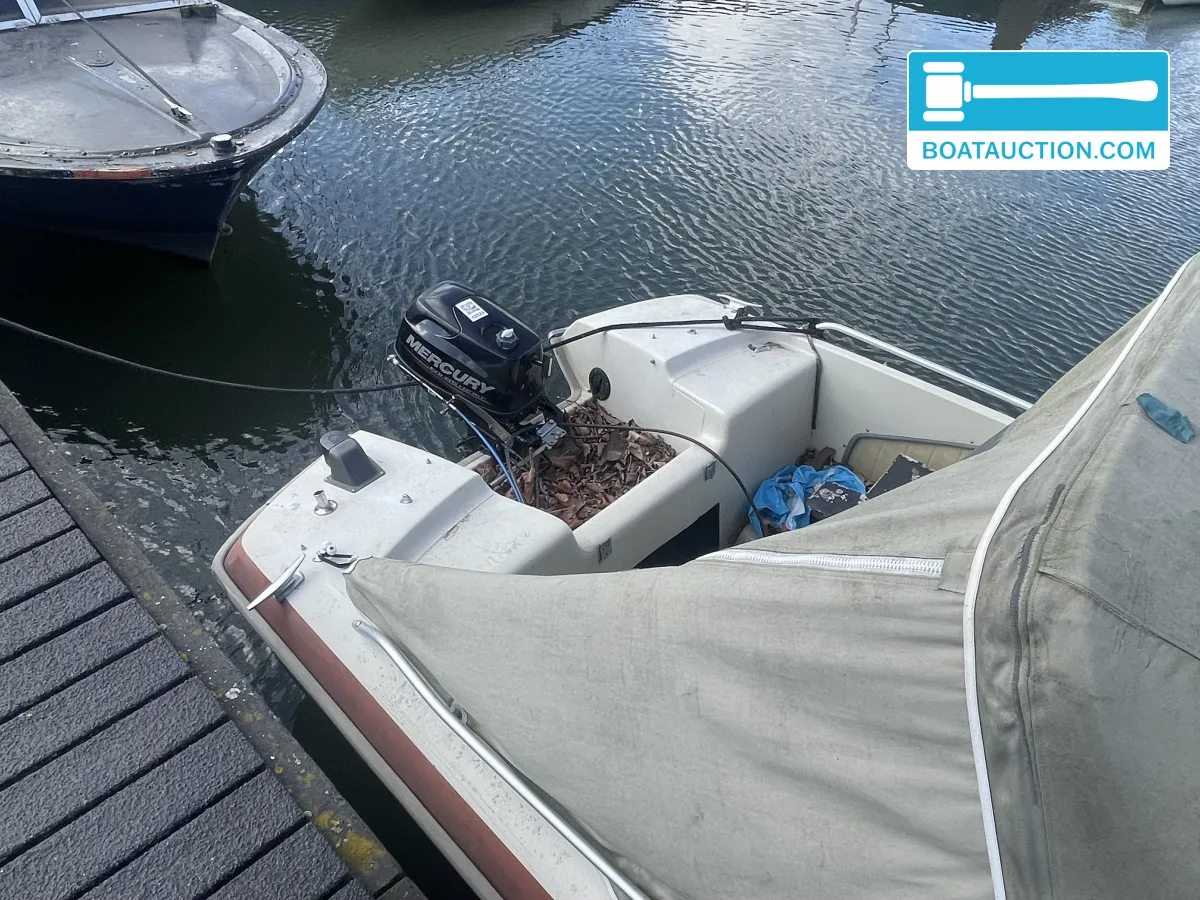 foto: 4 Motorboat 400