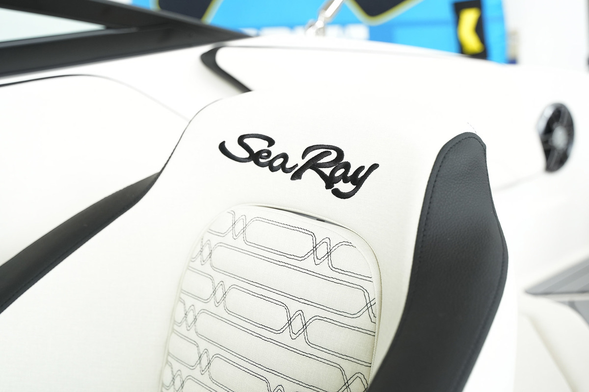 foto: 5 Sea Ray SPX 210 