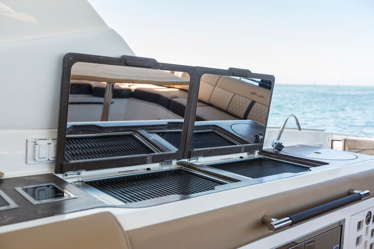 foto: 43 Sea Ray SLX 400 Outboard
