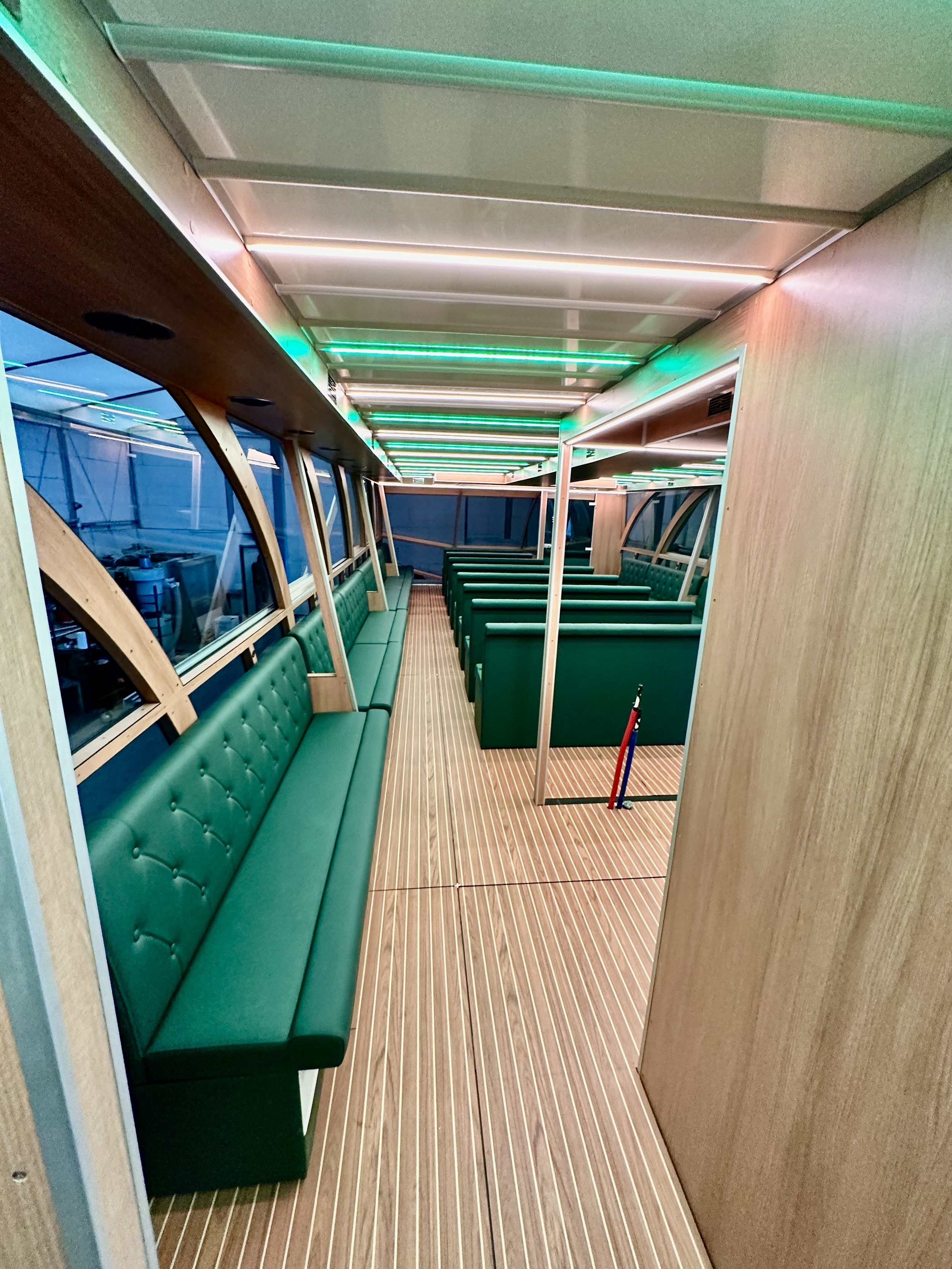 foto: 38 Holiday Boat Sundeck 57 Passenger Catamaran