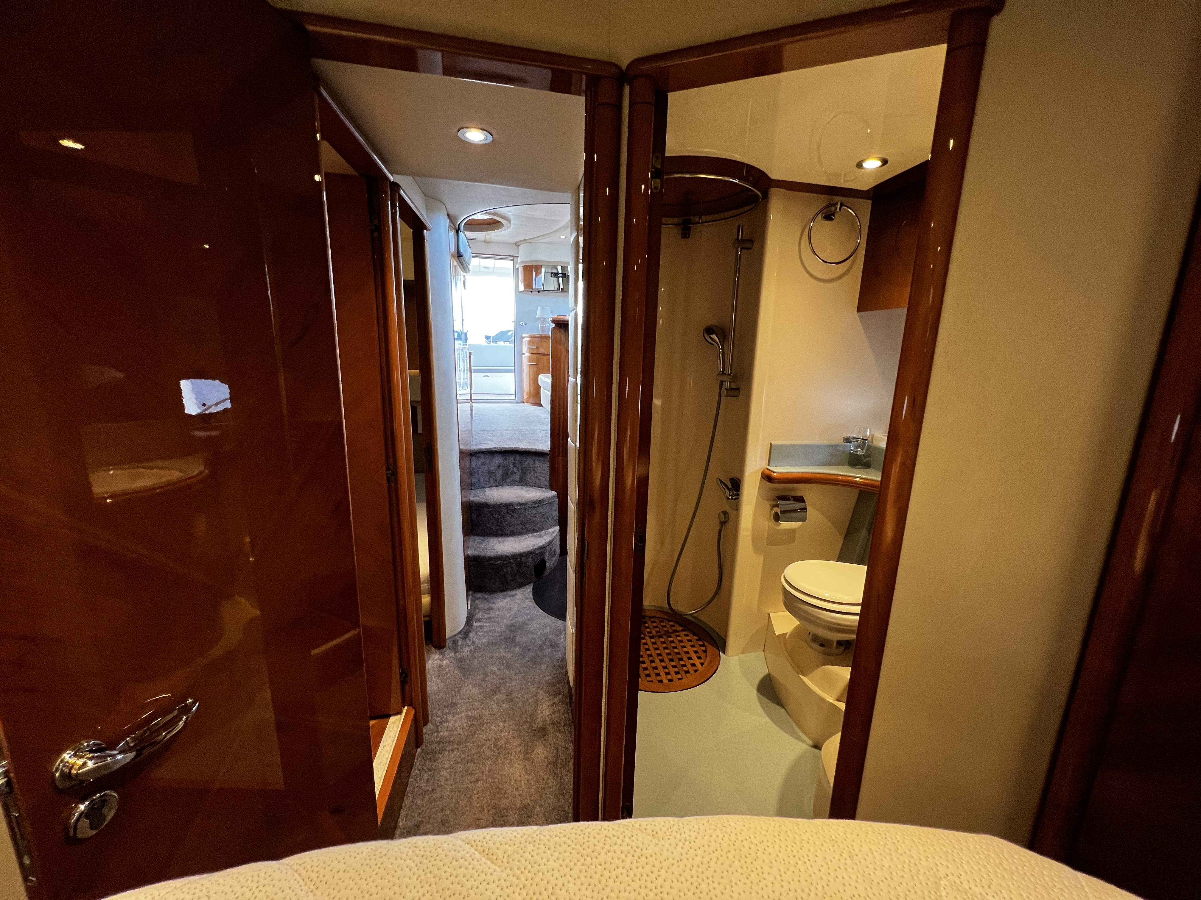 foto: 4 Astondoa  43 GLX