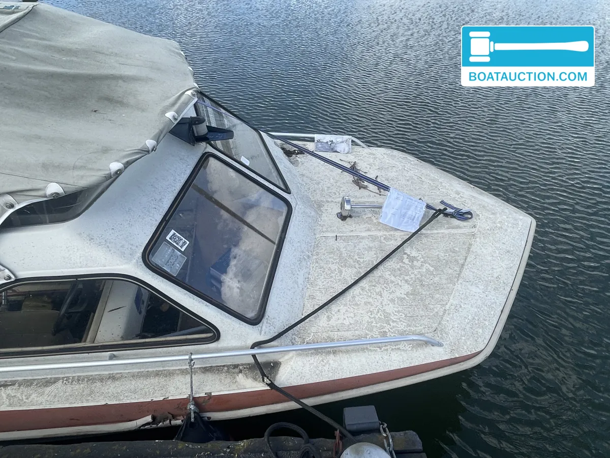 foto: 5 Motorboat 400