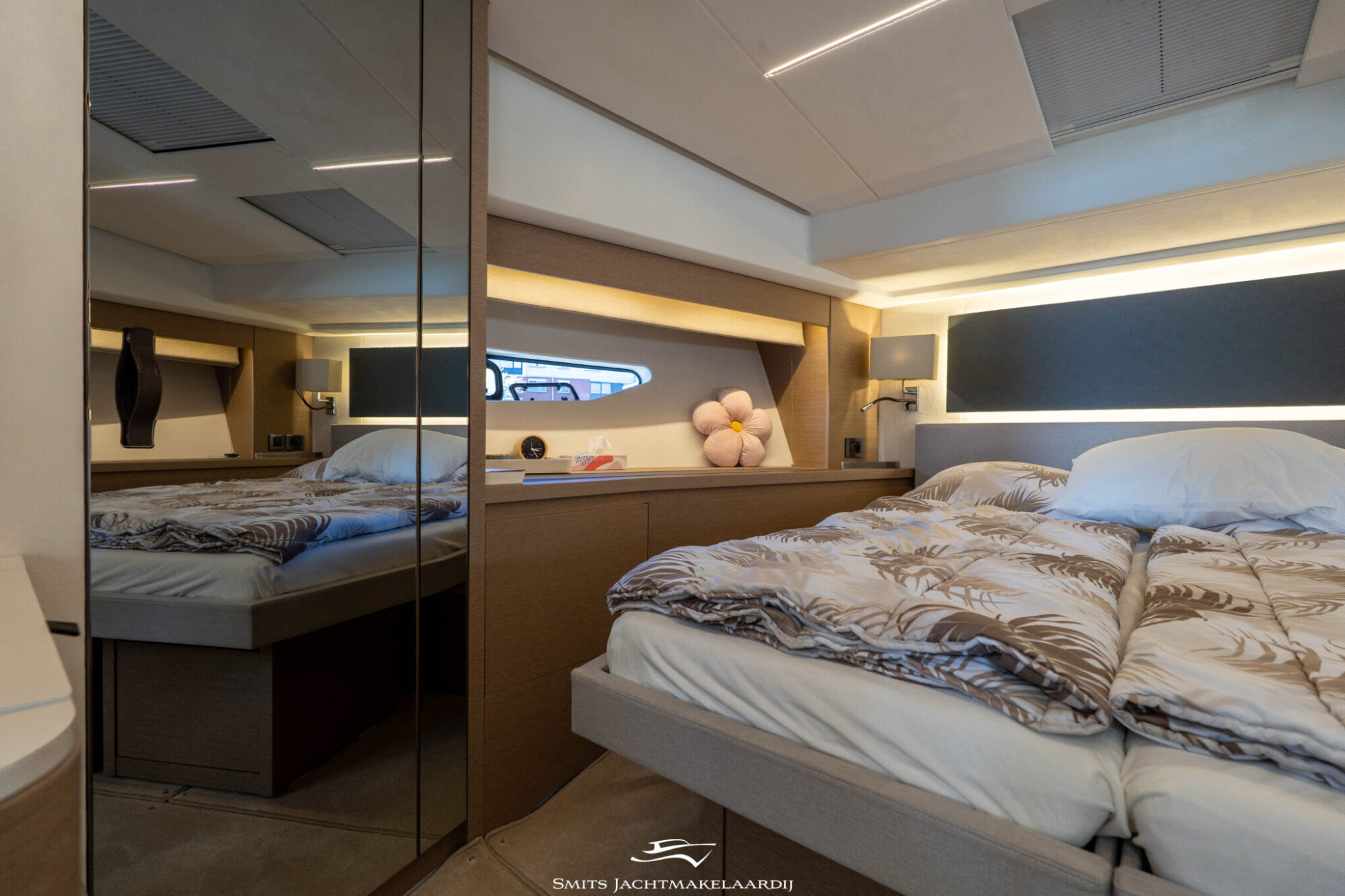 foto: 7 Prestige Prestige 590 Flybridge