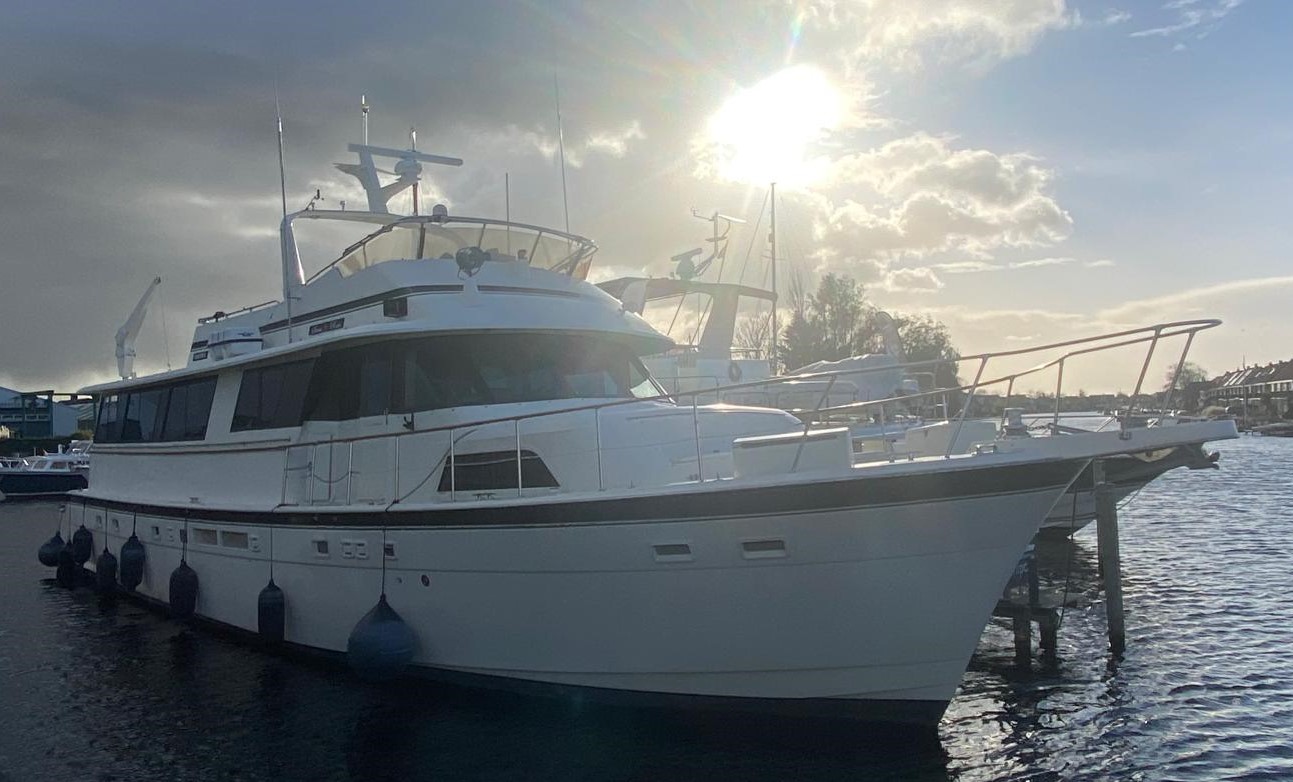 Hatteras 70 Fly ( Varend Woonschip )