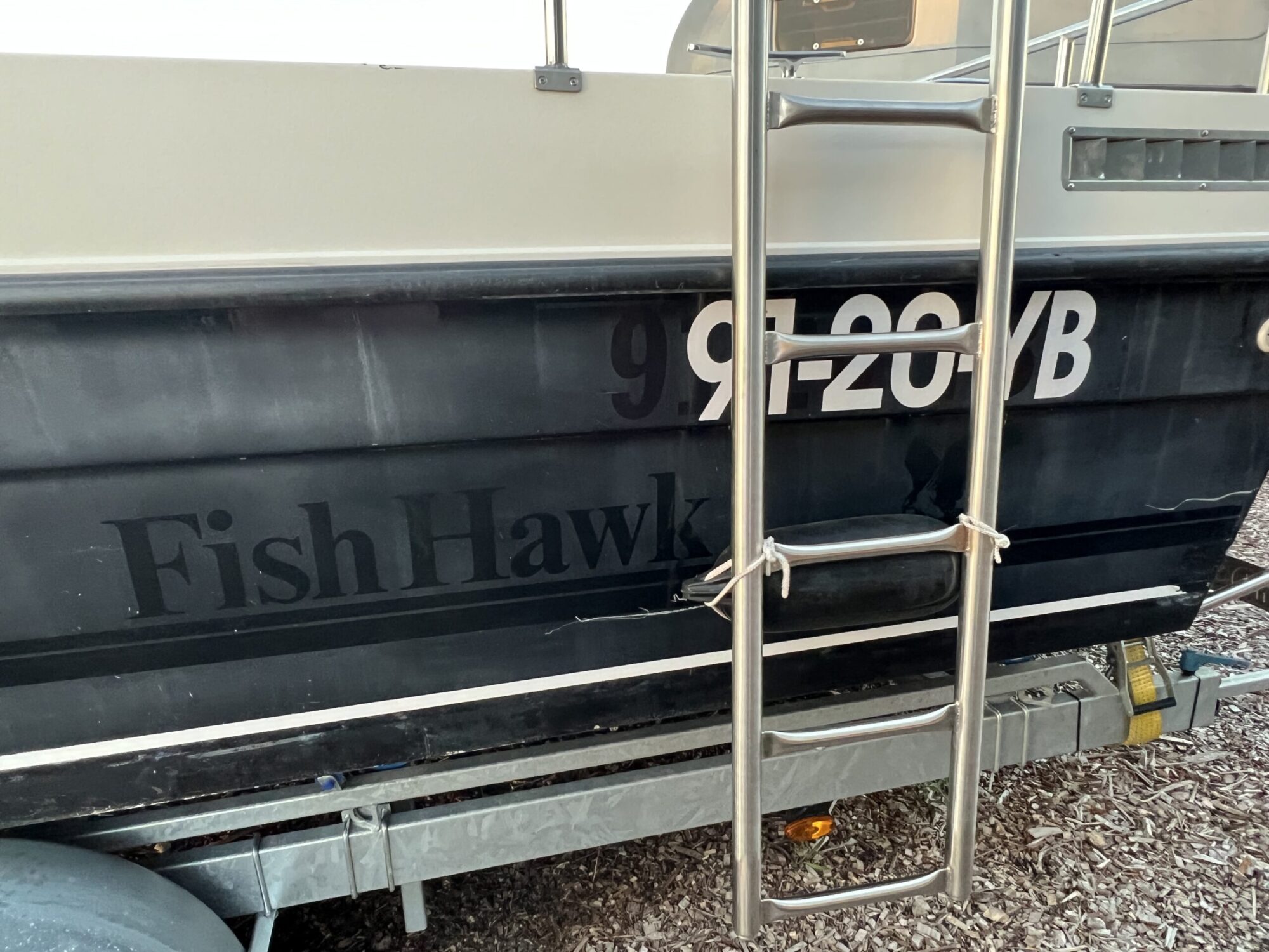 foto: 40 Celebrity Celebrity 2500 Fish Hawk