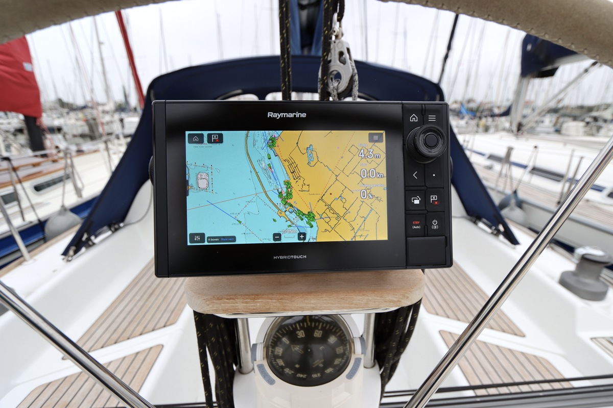 foto: 6 Beneteau  First 36.7 Performance uitvoering