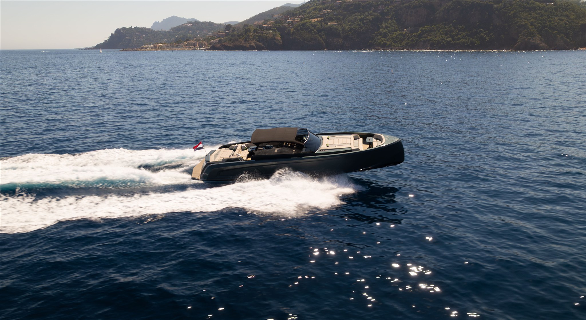 foto: 28 Vanquish Yachts VQ 54