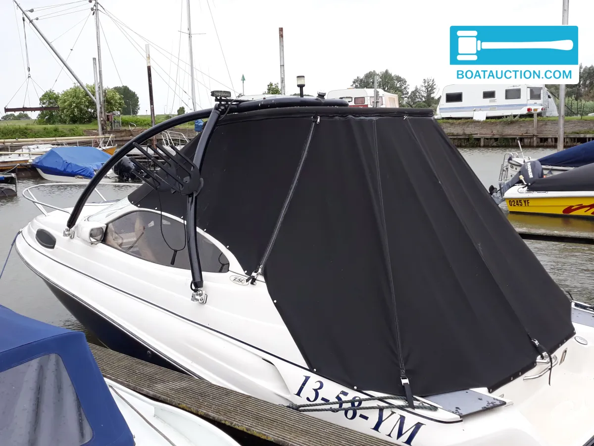 foto: 23 Regal 2150