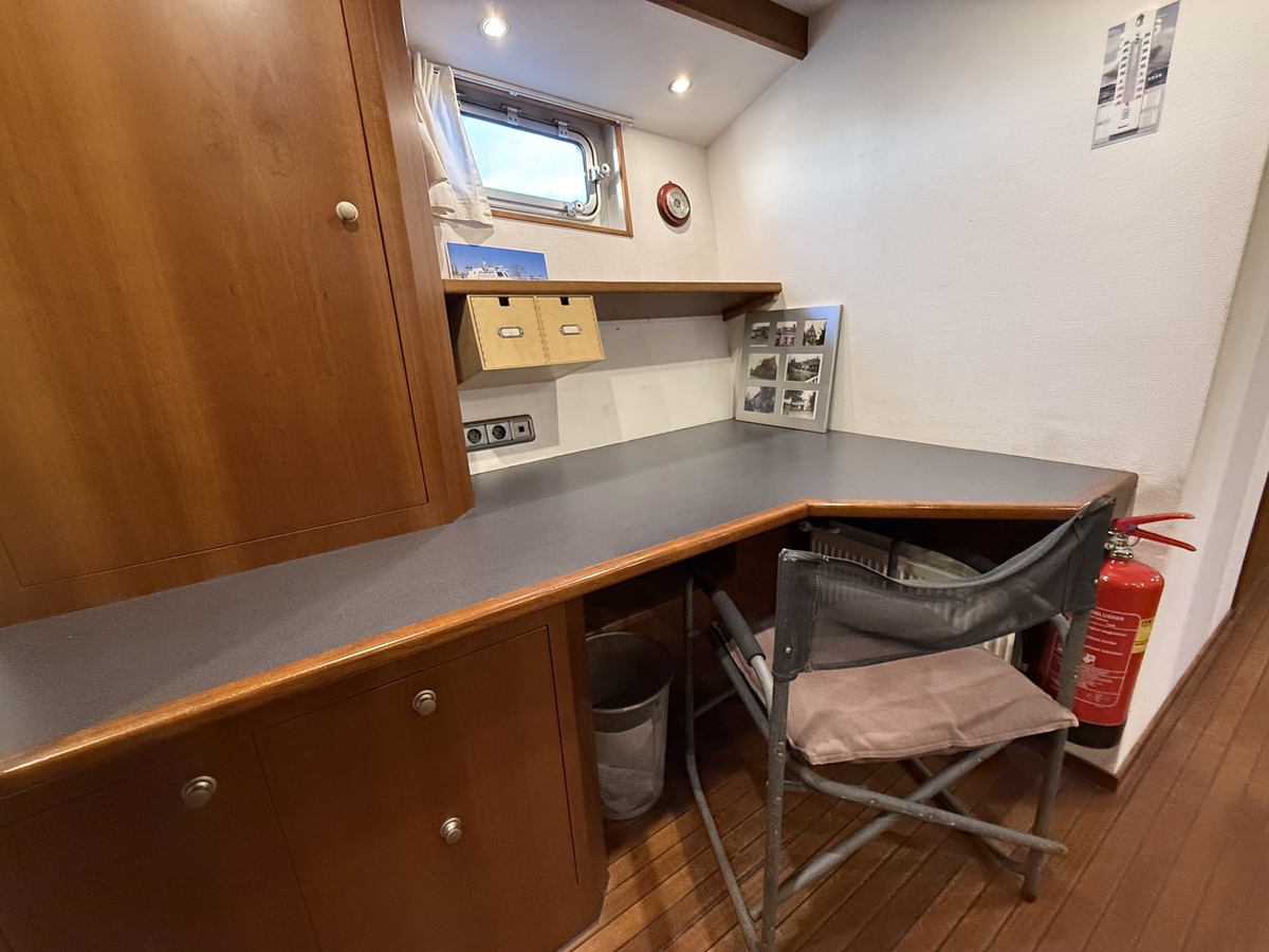 foto: 39 Ex-Patrouille Vaartuig Varend Woonschip