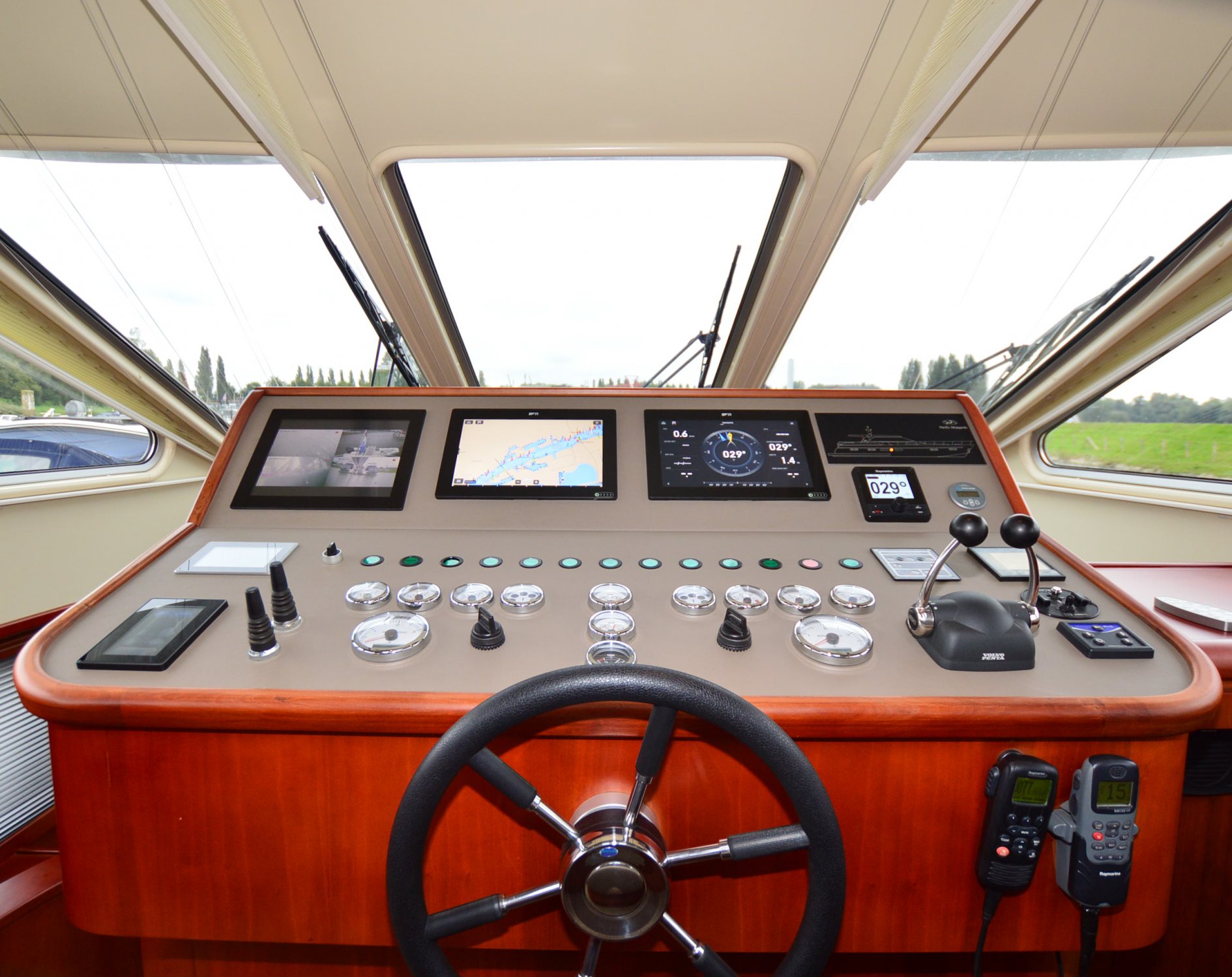 foto: 5 Pacific Prestige 190