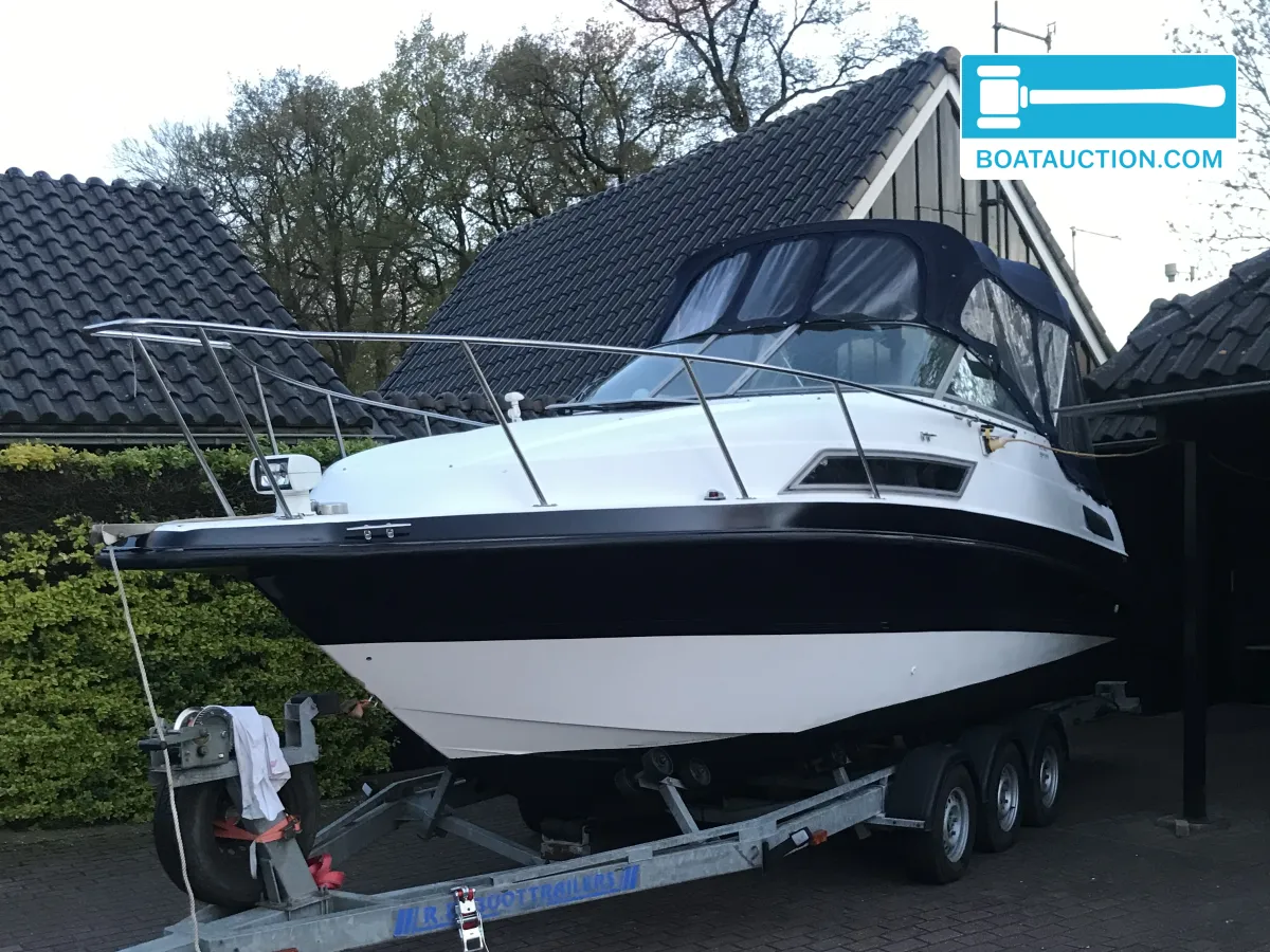 foto: 6 Chaparral 2370 SL