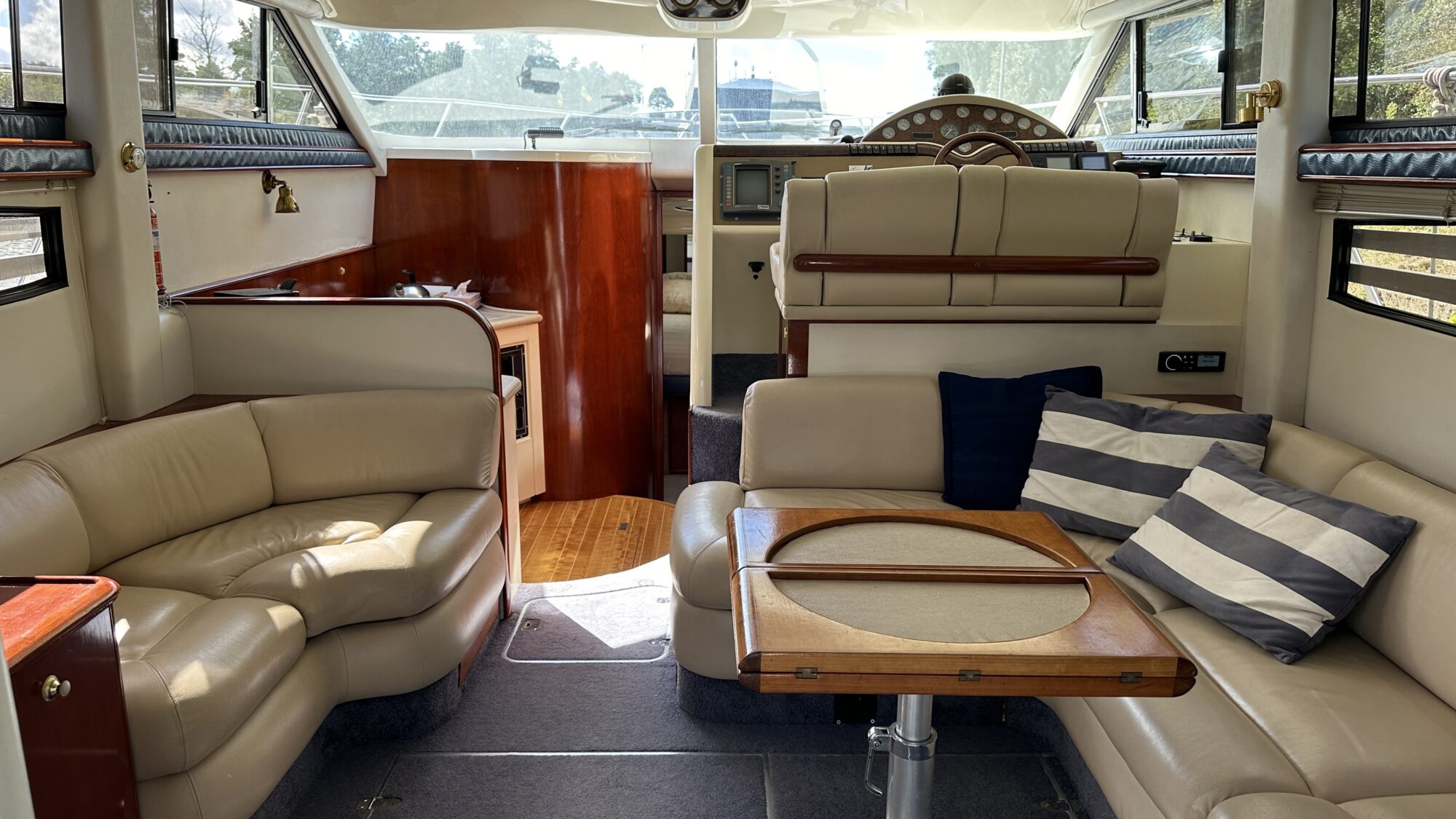 foto: 4 Fairline Fairline Phantom 40 Flybridge