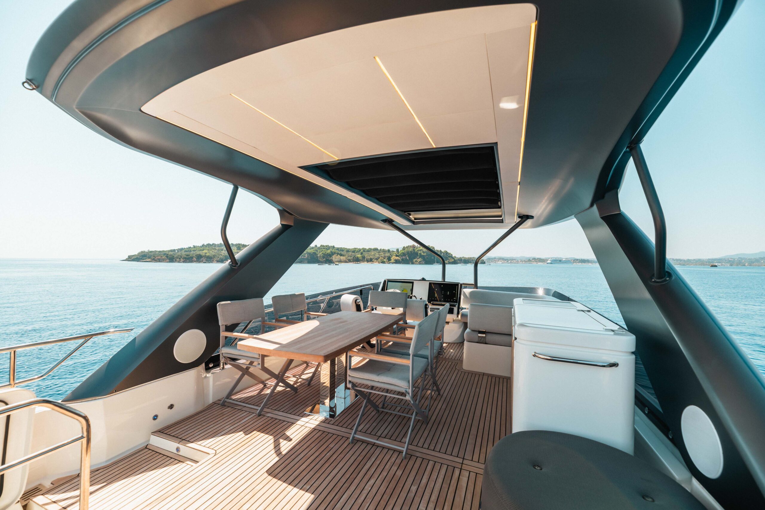 foto: 6 Prestige 690 flybridge
