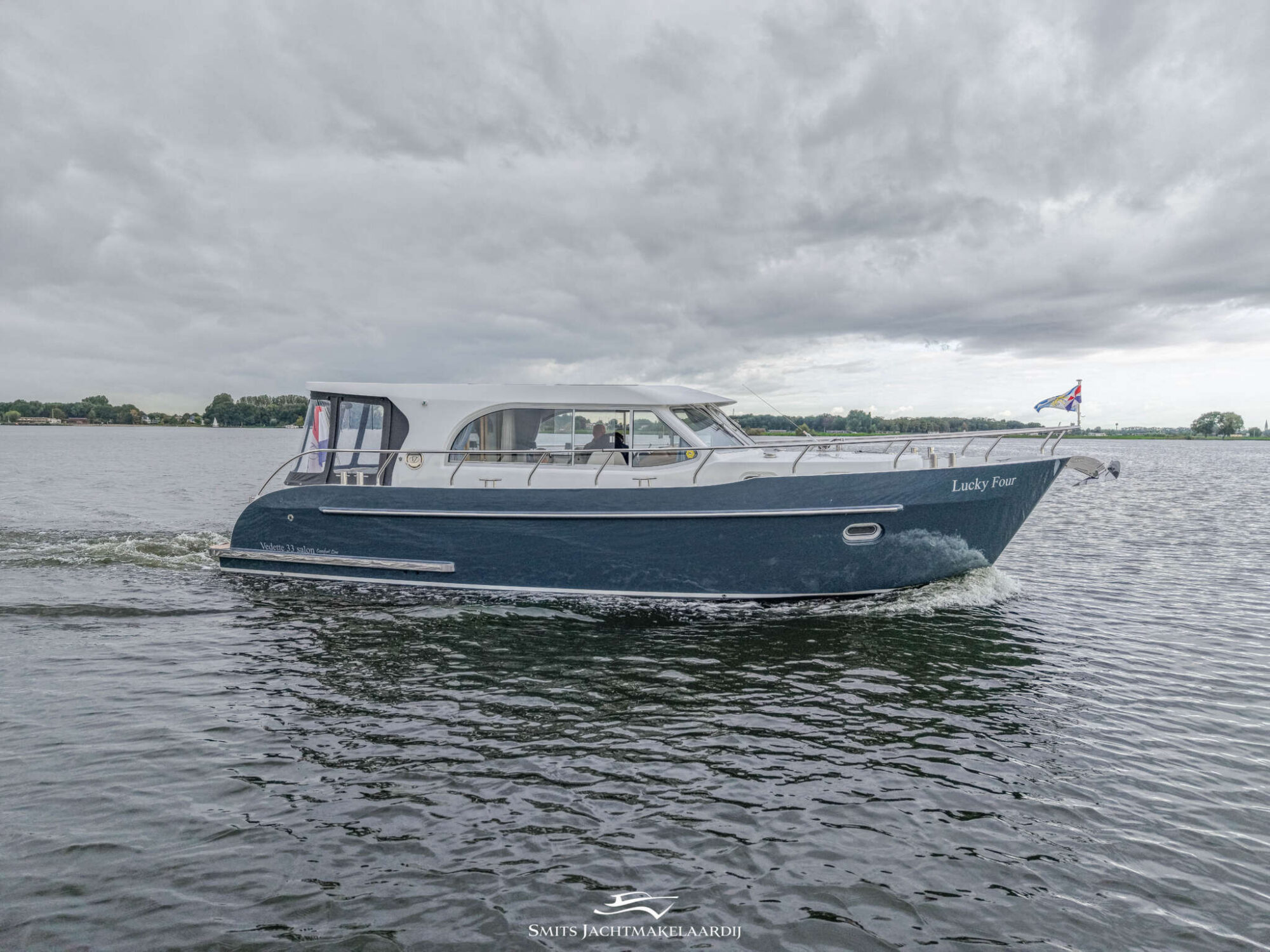 foto: 4 Vedette Vedette 33 Salon Comfort Line