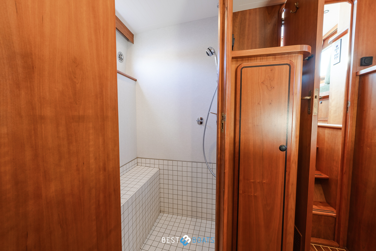 foto: 4 Linssen Grand Sturdy 410 AC Gold