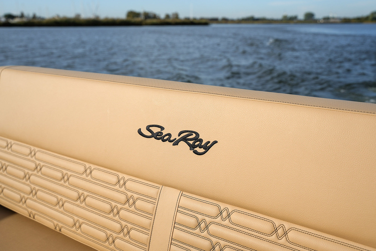 foto: 6 Sea Ray SPX 210