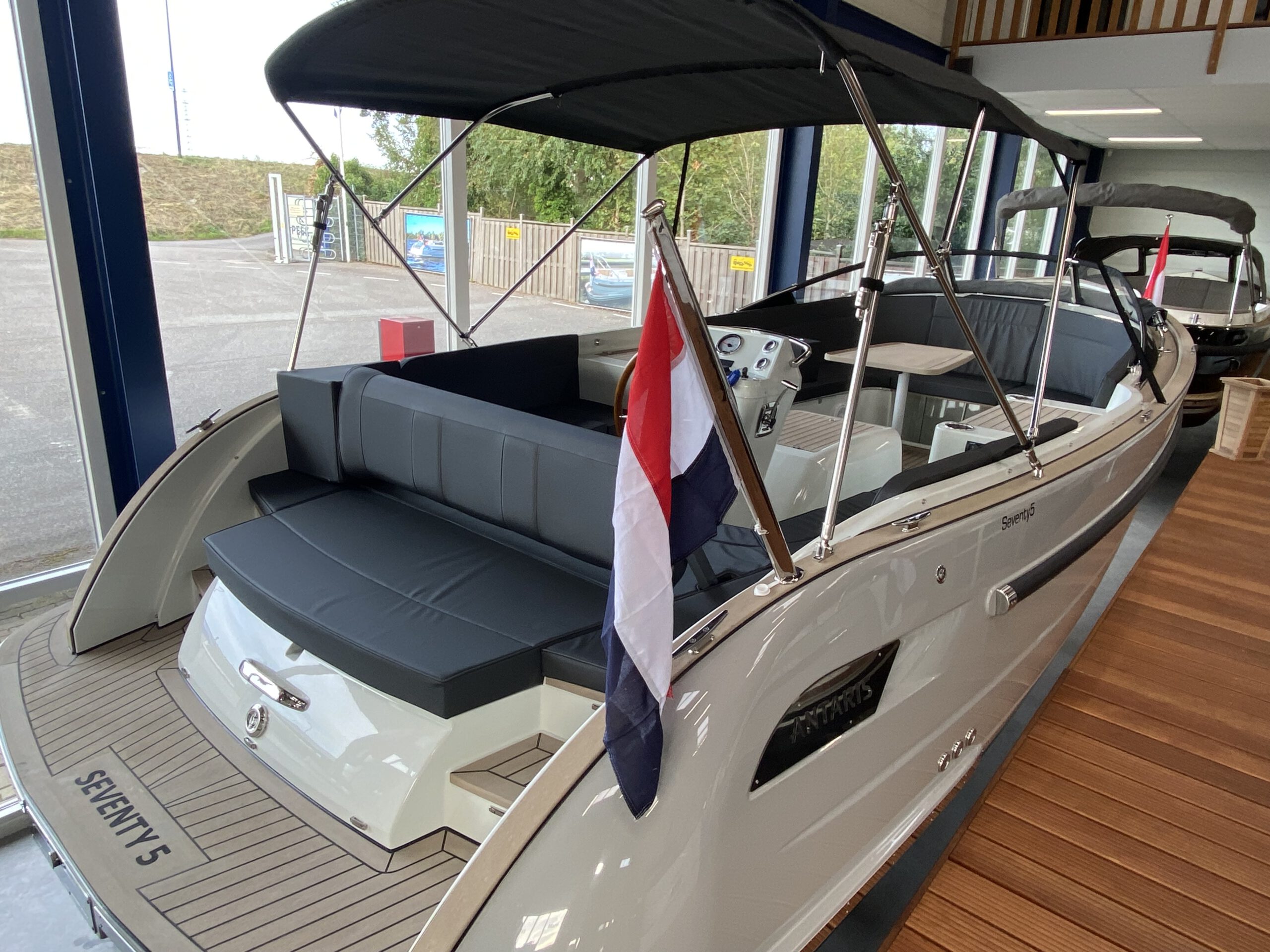 foto: 71 Antaris Seventy5 (op voorraad)