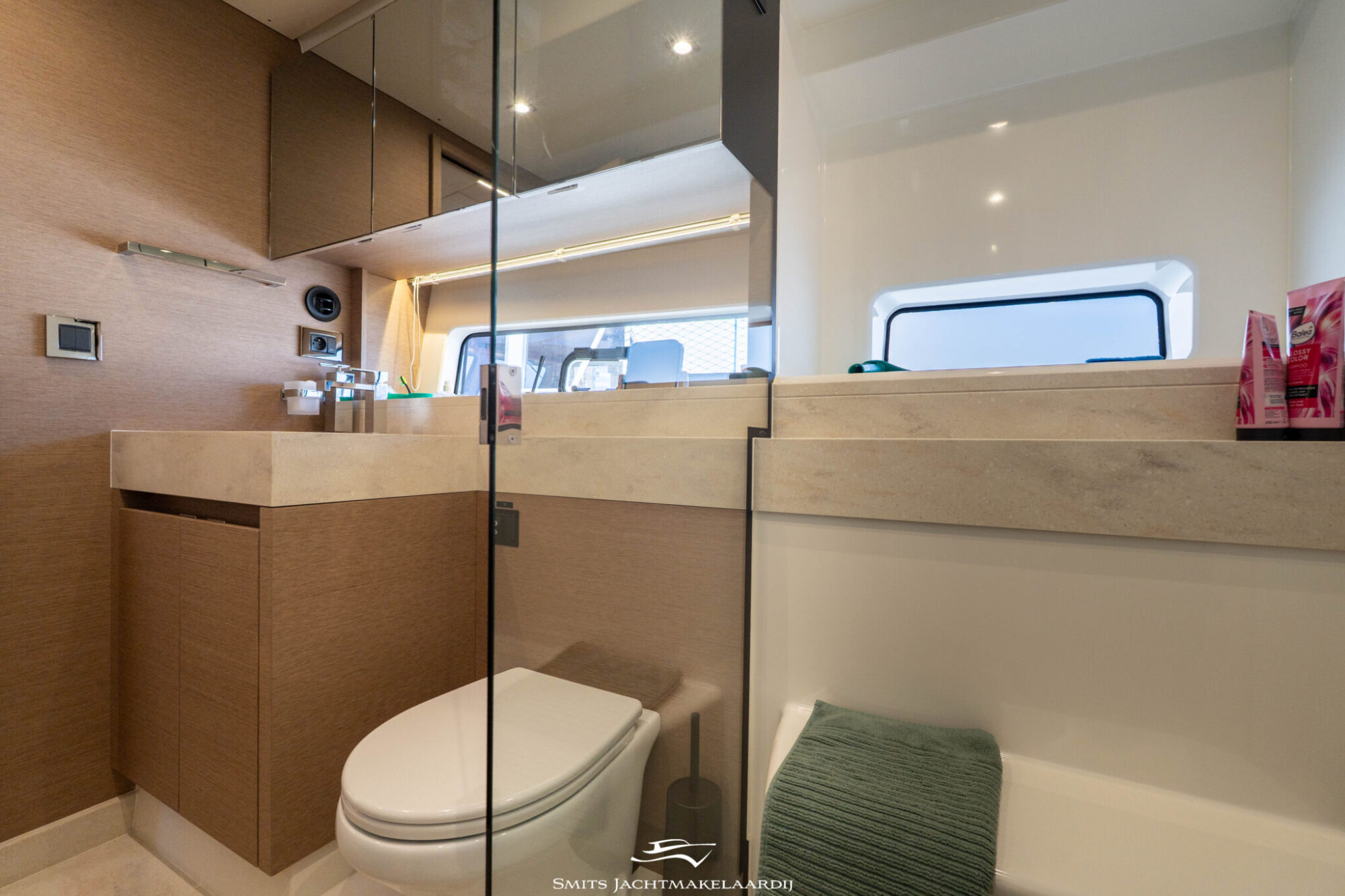 foto: 8 Prestige Prestige 590 Flybridge