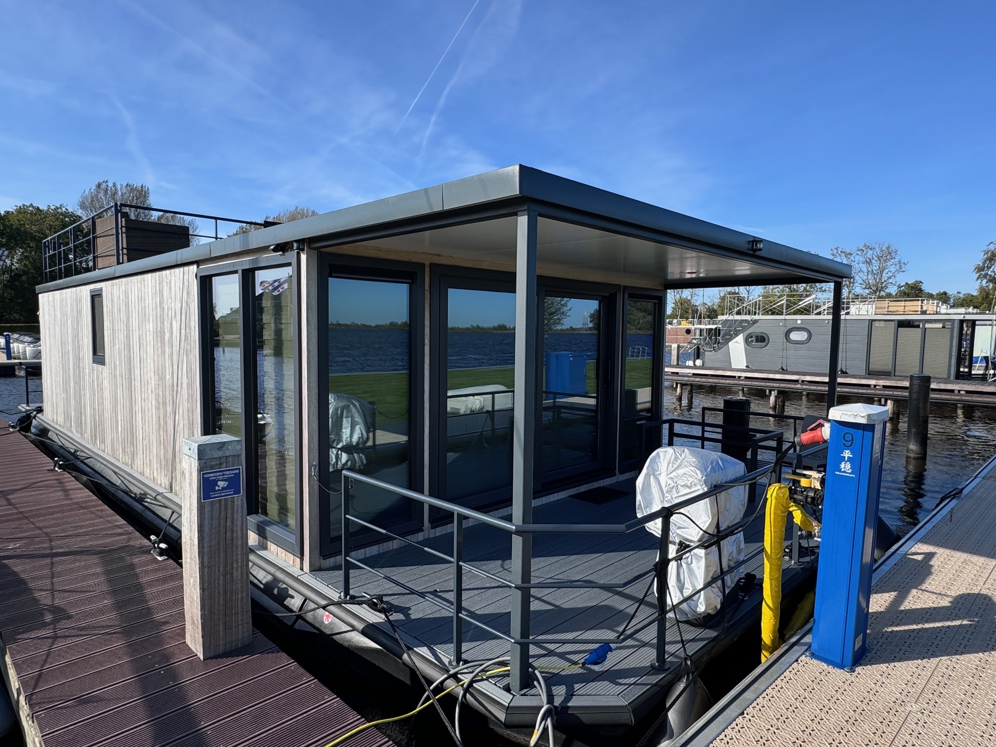 foto: 4 Castalia Met Koopligplaats 1460 X 500 Special Houseboat