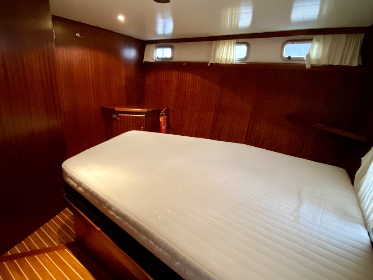 foto: 4 Privateer 37 Hybride