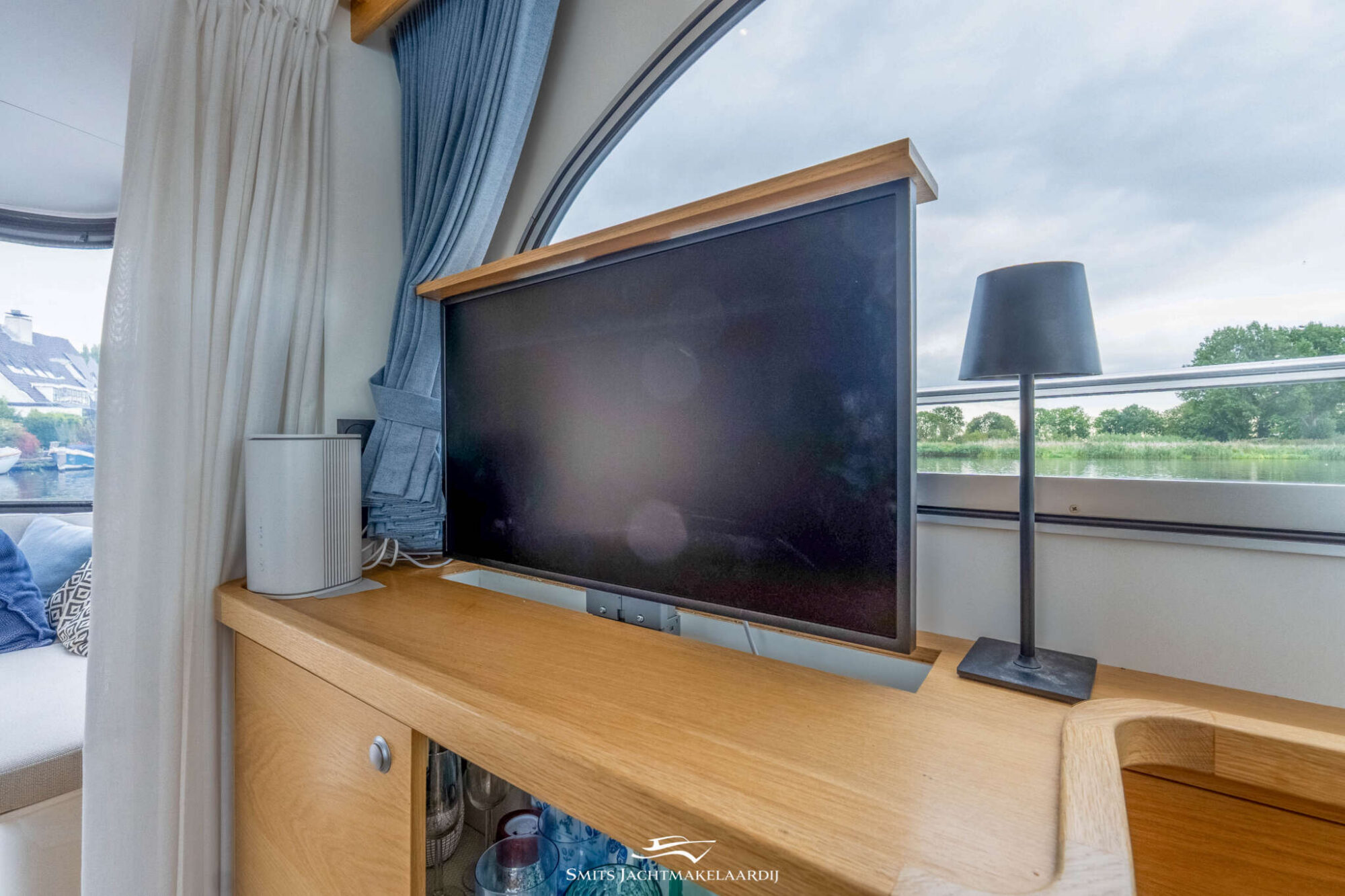 foto: 4 Vedette Vedette 33 Salon Comfort Line