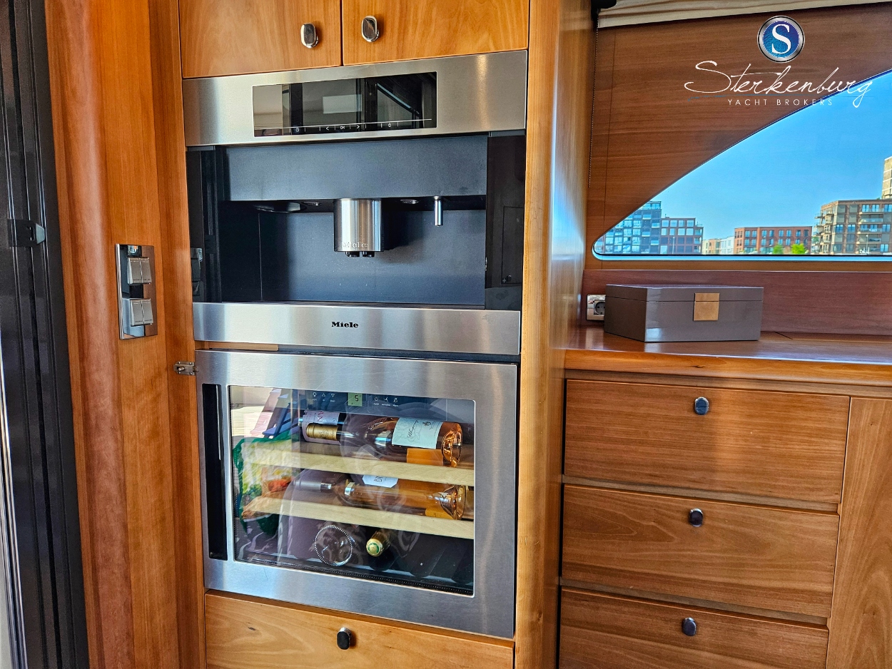 foto: 41 Van der Valk Continental II 2300 ALU-IPS