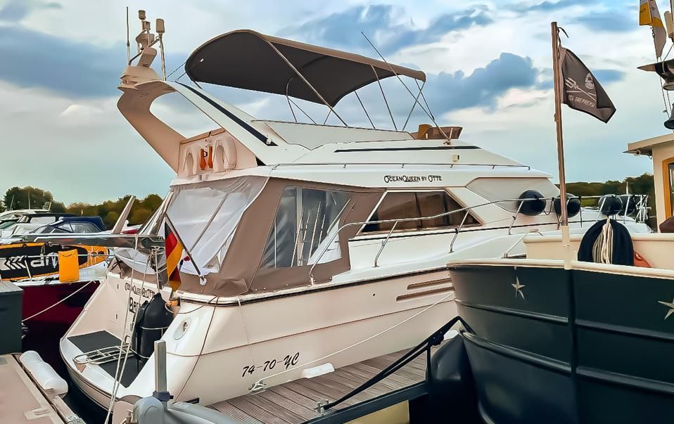 foto: 4 Princess Princess 48 Flybridge