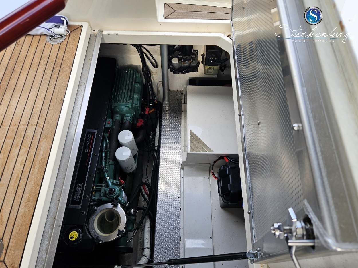 foto: 6 Aquador 33 HT