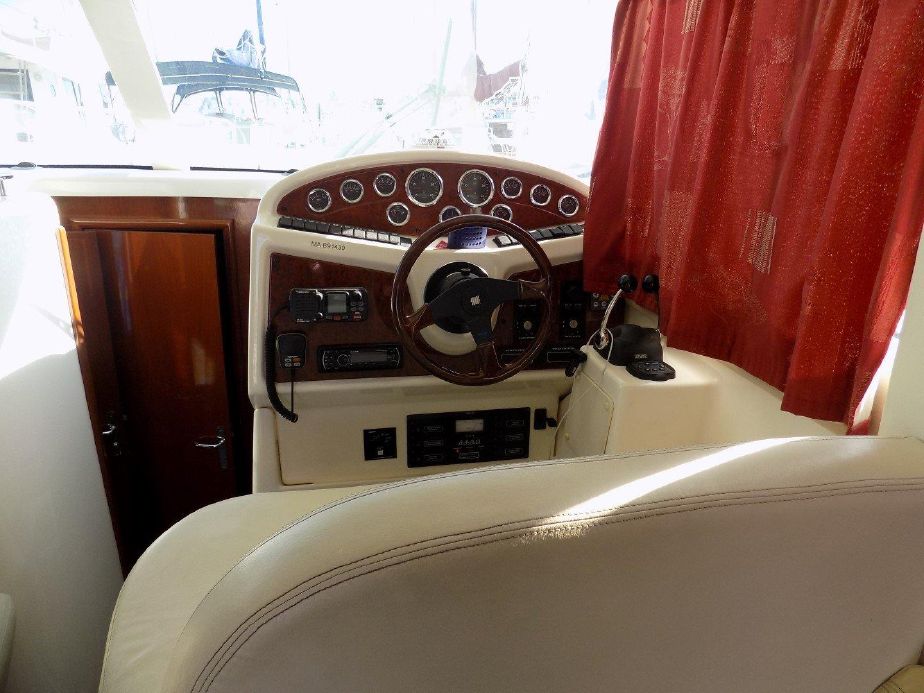 foto: 10 Jeanneau Prestige 32 Fly