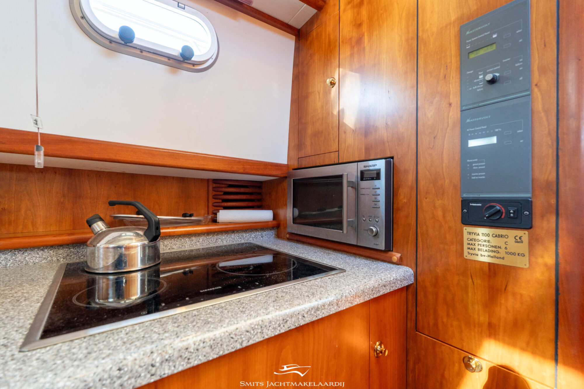 foto: 5 Tryvia Tryvia 1100 OK Cabrio Spiegeldeur
