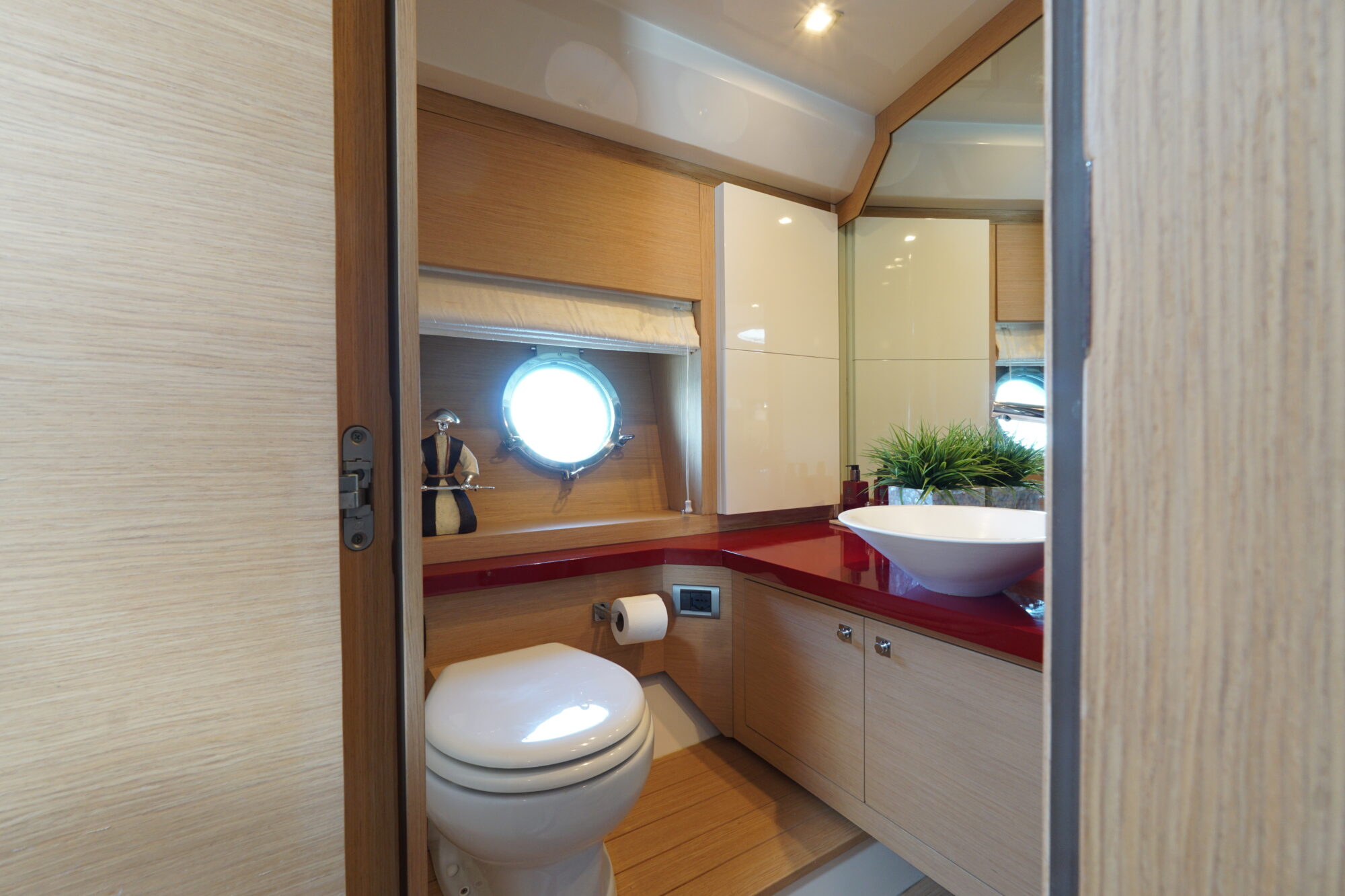 foto: 6 Sessa Sessa C52 HT