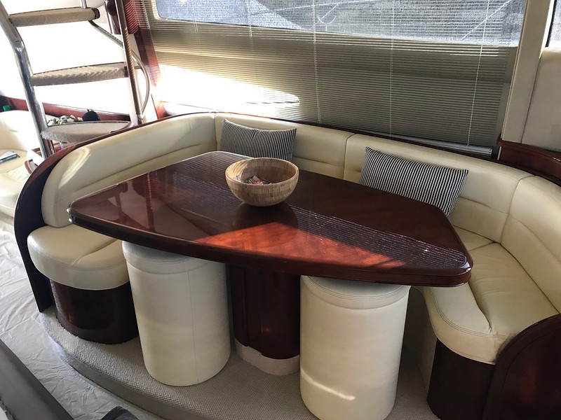 foto: 27 princess 61  FLY