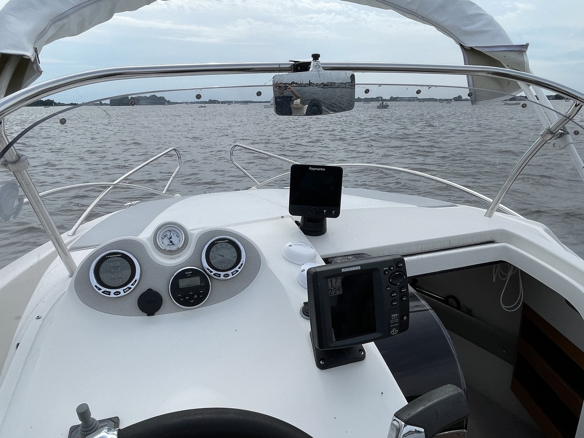 foto: 11 Quicksilver 635