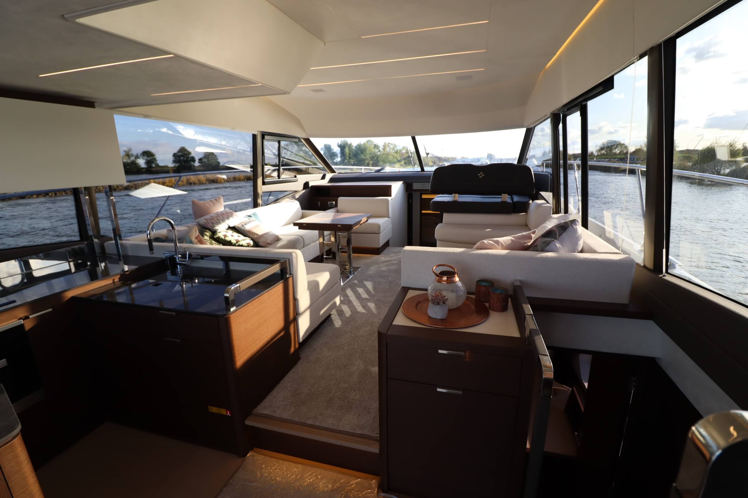 foto: 66 Prestige 590 Flybridge #64