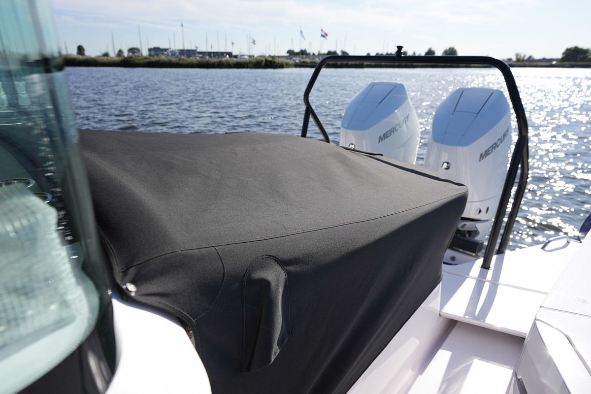 foto: 6 Axopar  37 XC Cross Cabin Mediterrana Edition