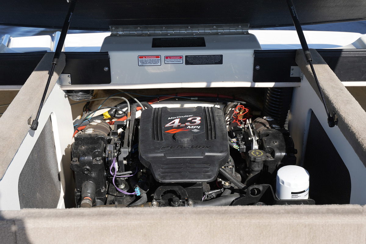 foto: 5 Sea Ray 200 Sport