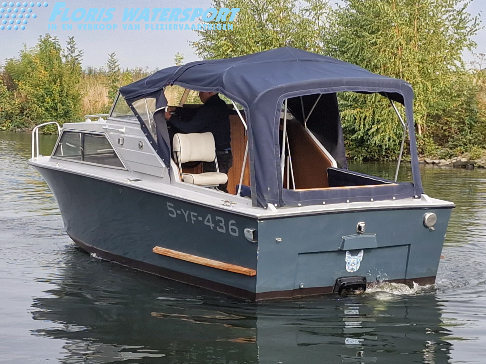 foto: 4 Polaris Vedette 25