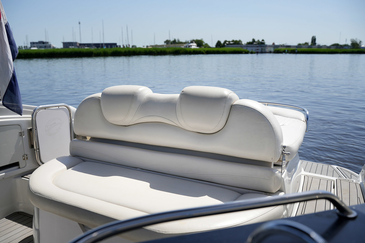 foto: 6 Crownline 315 SCR