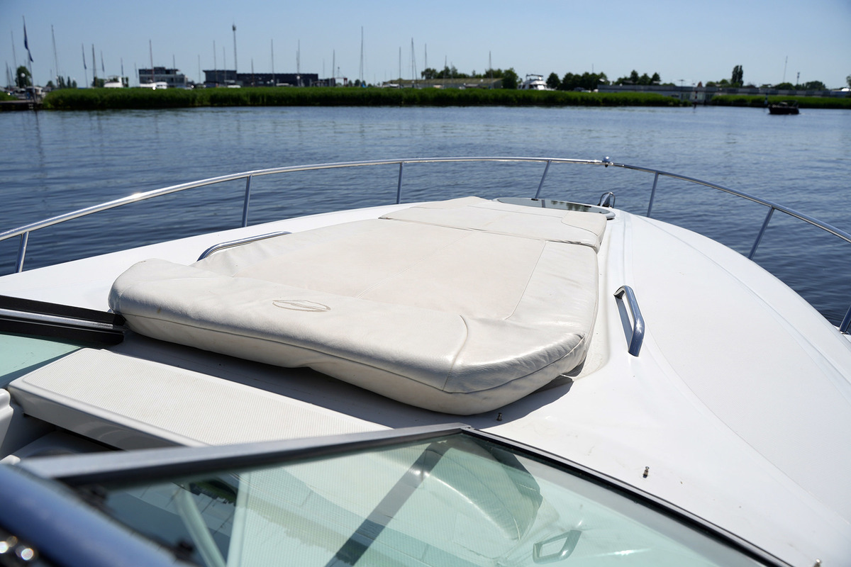 foto: 5 Crownline 315 SCR