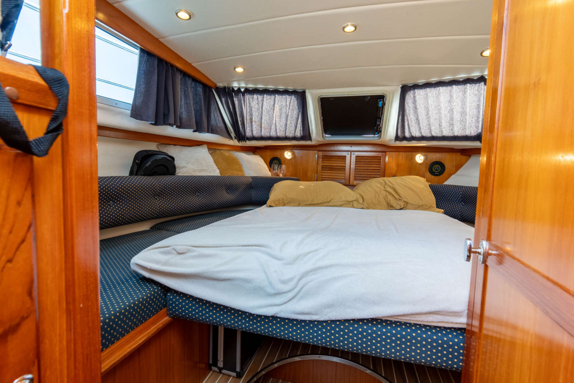 foto: 5 Ramin Ramin 30 Touring Spiegeldeur