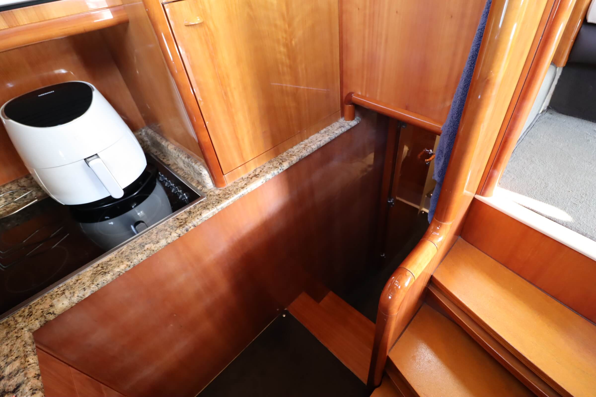 foto: 32 Ferretti Yachts 530