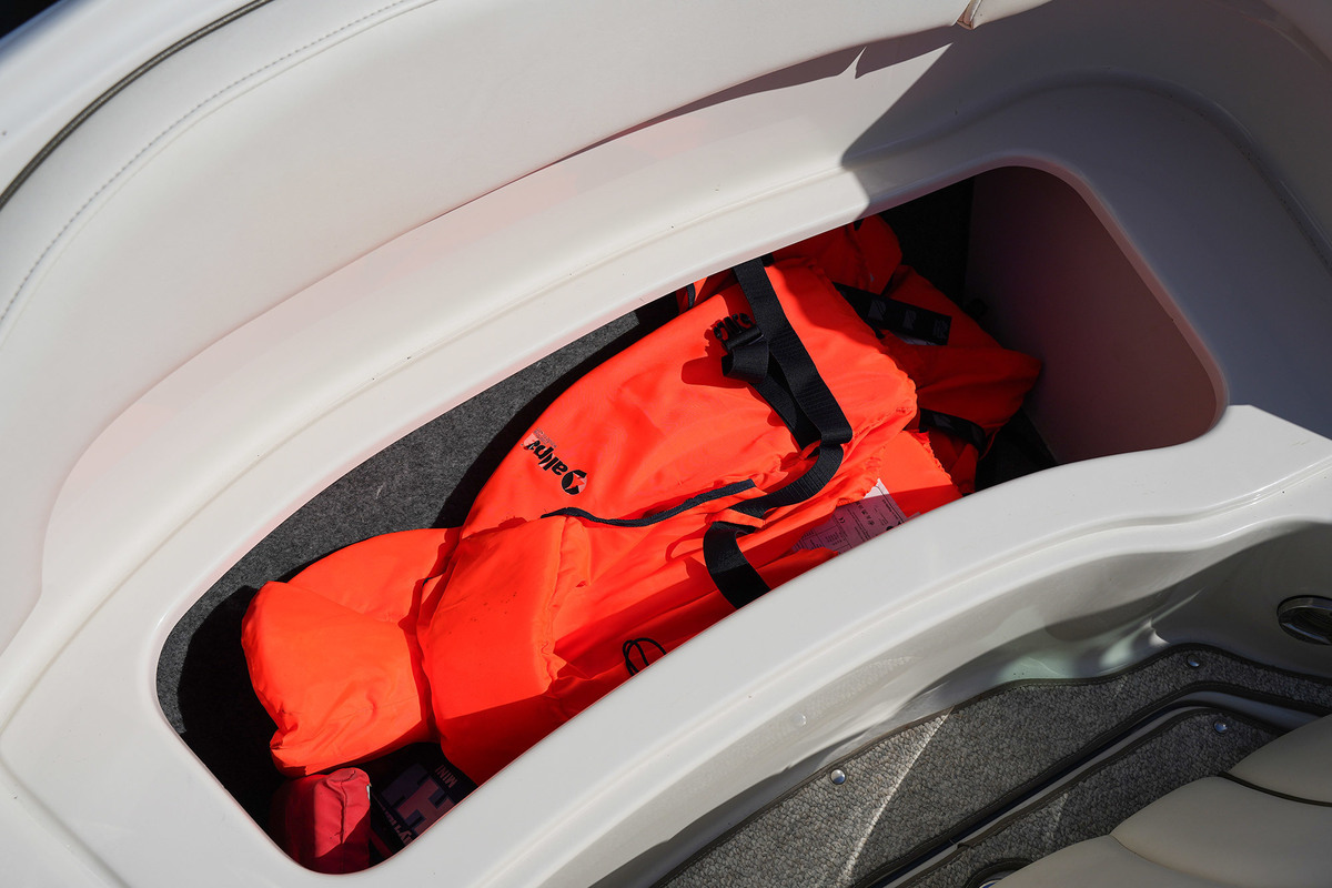 foto: 3 Sea Ray 220 Sundeck