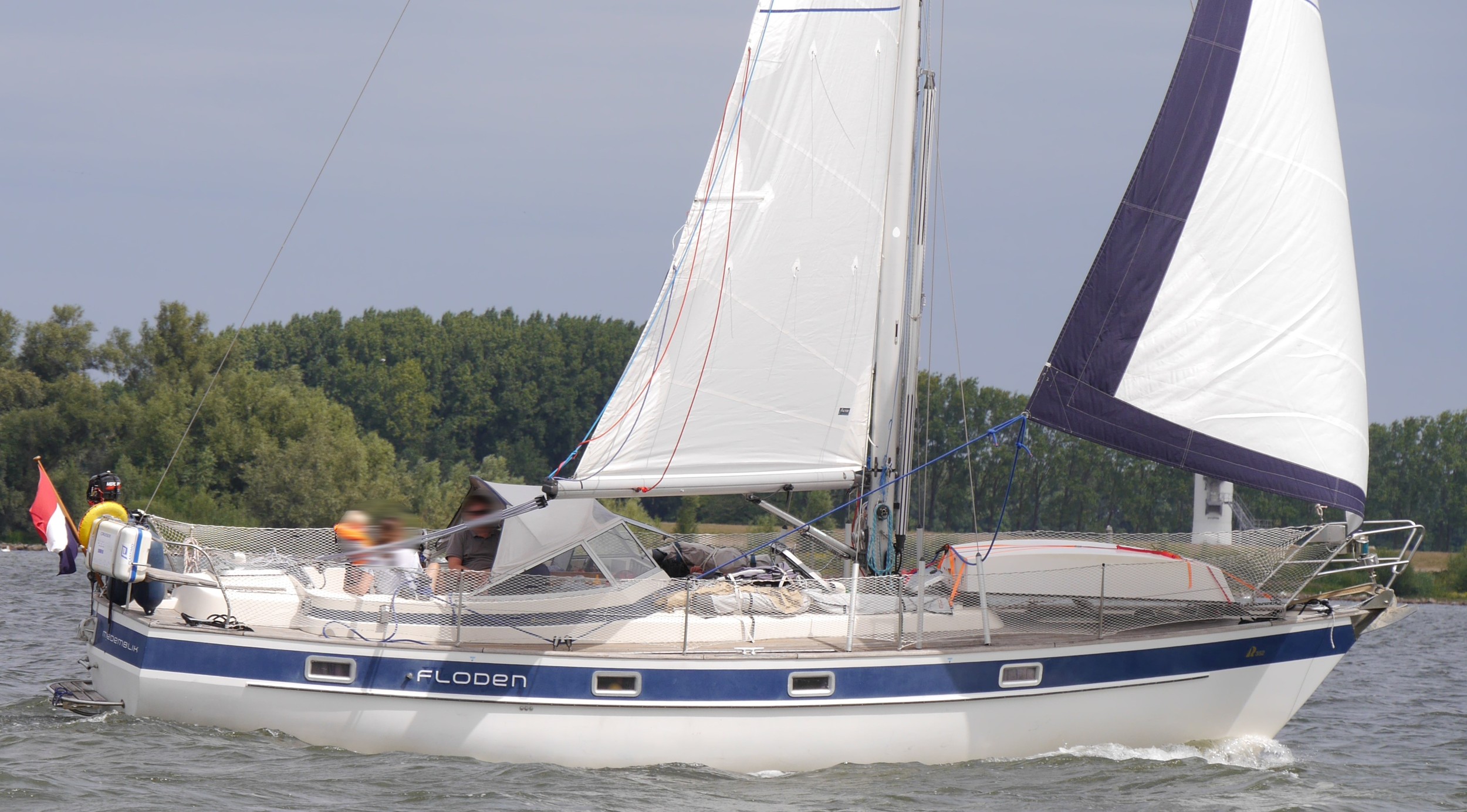 foto: 6 Hallberg-Rassy 352