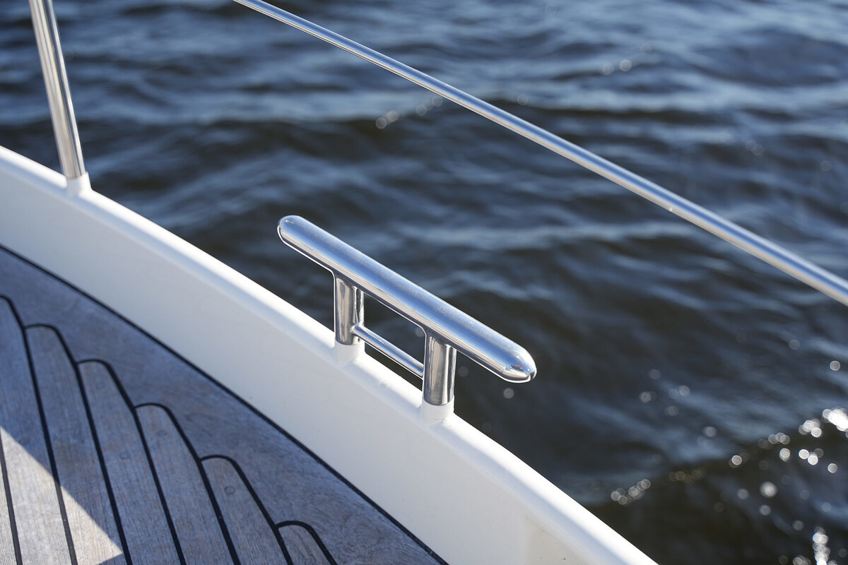 foto: 81 Linssen Grand Sturdy 410 AC Variotop met stabilisator