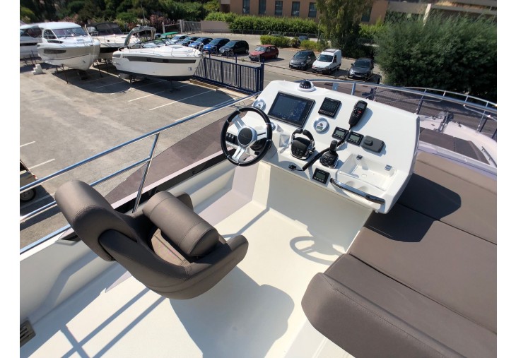 foto: 5 Prestige 420